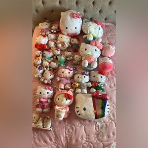 ✨SOLD✨Hello kitty plush lot
